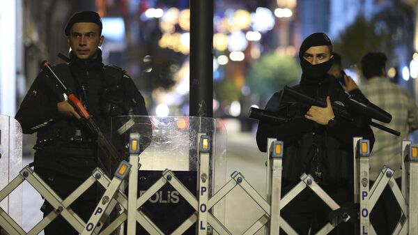 Турецкие полицейские в Стамбуле - Sputnik Таджикистан