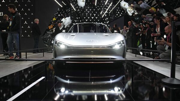 Электрический концепткар VISION EQXX на стенде Mercedes-Benz на выставке электроники и технологий CES 2023 в США - Sputnik Таджикистан