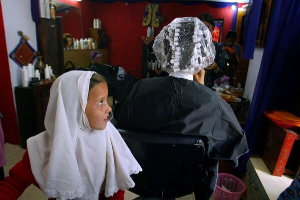 А еще талибы не разрешили девочкам посещать начальную школу.  - Sputnik Таджикистан