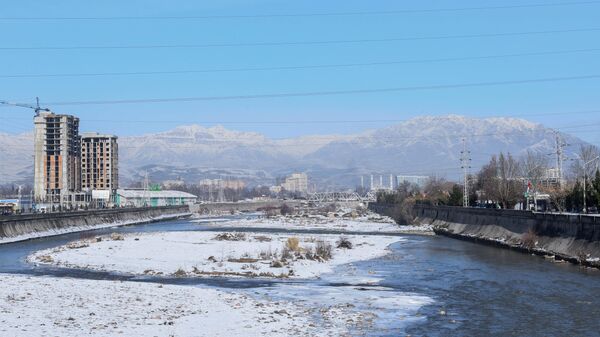 Панорама на горы в городе Душанбе - Sputnik Таджикистан