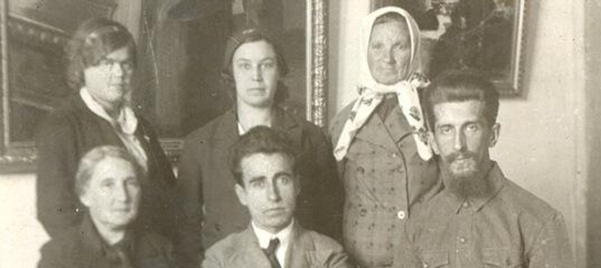 Сергей Николаевич Юренев с семьей - Sputnik Таджикистан, 1920, 01.02.2023