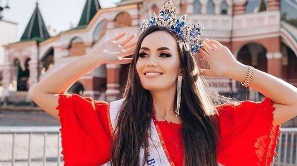 Победительница конкурса Миссис Вселенная - 2022 Елена Максимова - Sputnik Таджикистан