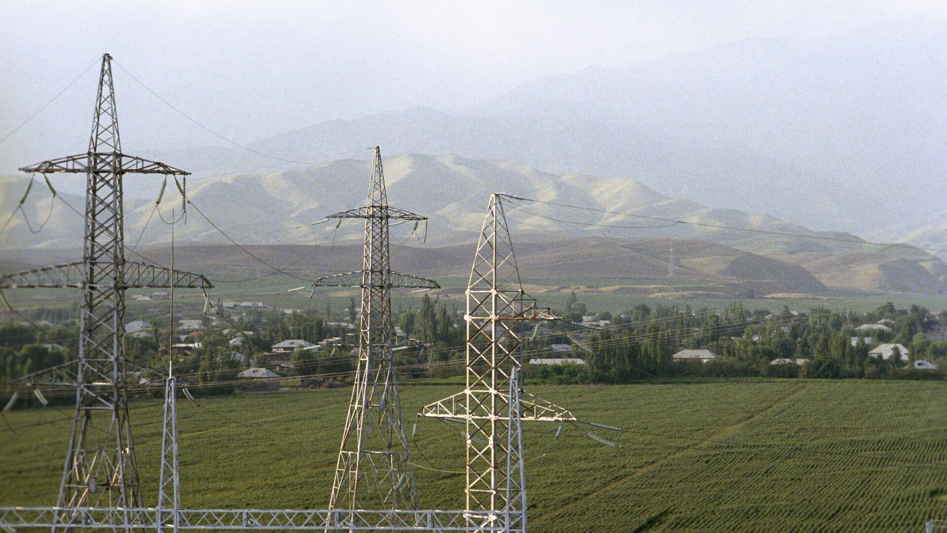 Линии электропередачи в Гиссарской долине - Sputnik Таджикистан, 1920, 14.02.2023