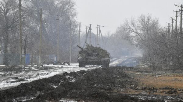 Боевая работа танка Т-72 вооруженных сил РФ в южном секторе специальной военной операции - Sputnik Таджикистан