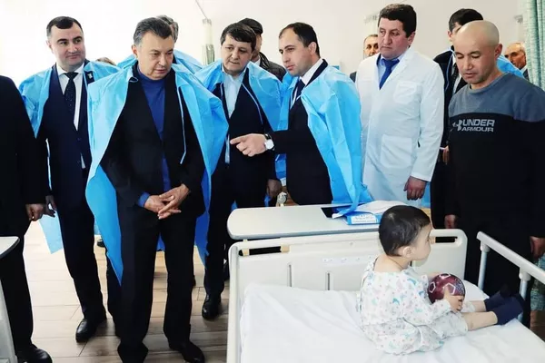 Боздиди сарвазири Тоҷикистон, Қоҳир Расулзода аз макони тармафароӣ дар Хоруғ, аёдати зарардидагон ва мулоқот бо сокинон Боздиди сарвазири Тоҷикистон, Қоҳир Расулзода аз макони тармафароӣ дар Хоруғ, аёдати зарардидагон ва мулоқот бо сокинон
