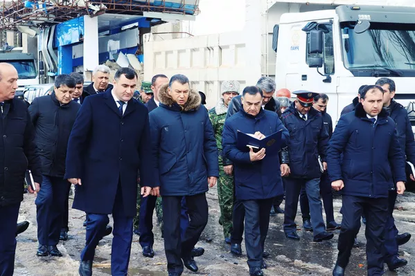 Сарвазирро роҳбарияти ВМКБ, сардори КҲФ ва мақомоти иқтисодии ҷумҳуриявӣ ҳамроҳӣ карданд. Сарвазирро роҳбарияти ВМКБ, сардори КҲФ ва мақомоти иқтисодии ҷумҳуриявӣ ҳамроҳӣ карданд. - Sputnik Тоҷикистон