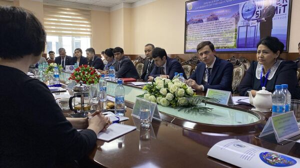 Конференция, посвященная Году русского языка - Sputnik Таджикистан