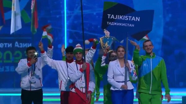 Команда Таджикистана на открытии Международных спортивных игр Дети Азии в Кузбассе - Sputnik Тоҷикистон