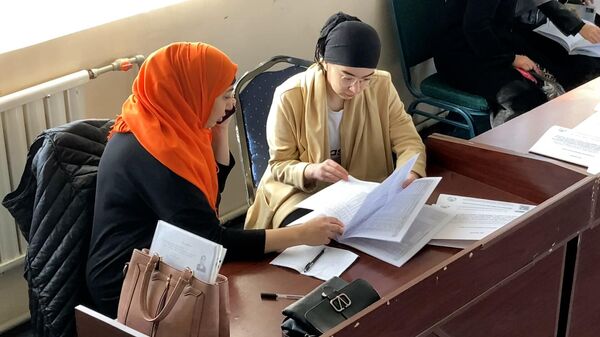  В Душанбе начался основной этап регистрации абитуриентов  
 - Sputnik Таджикистан