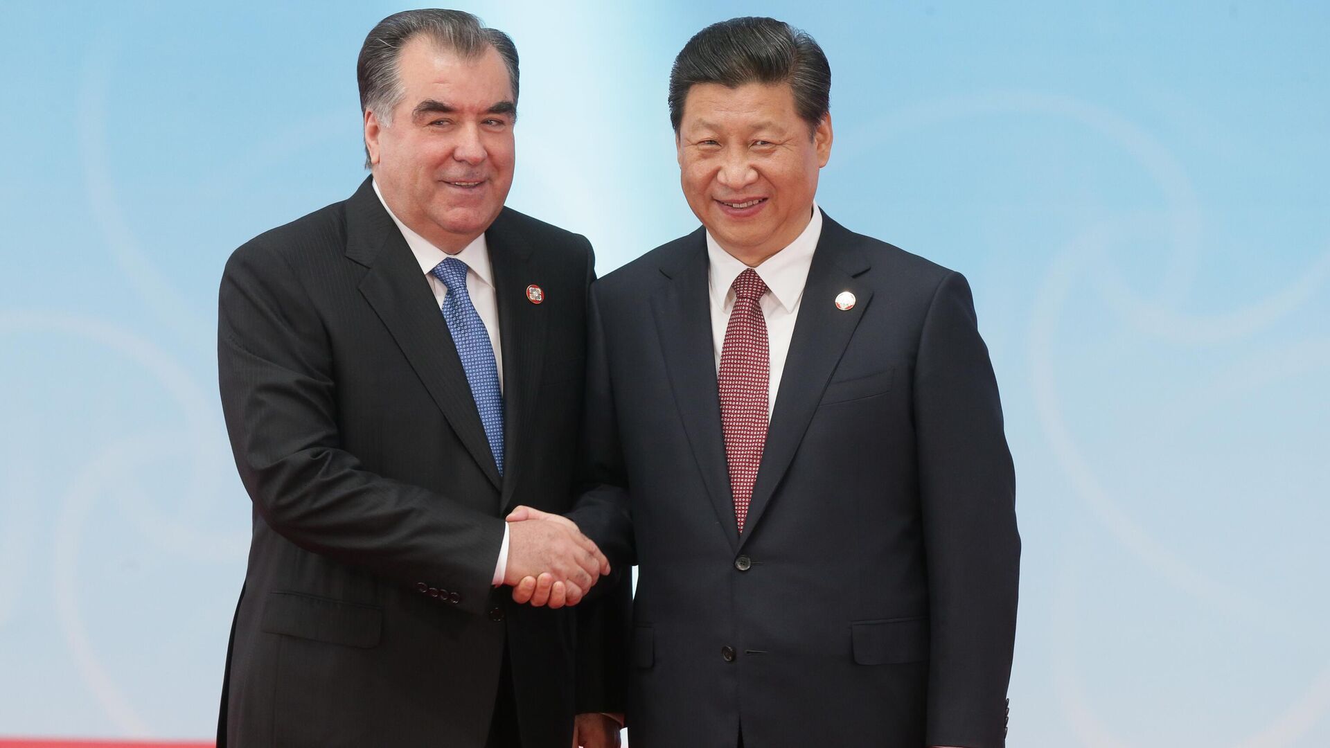 Президент Таджикистана Эмомали Рахмон и председатель КНР Си Цзиньпин - Sputnik Таджикистан, 1920, 20.03.2023