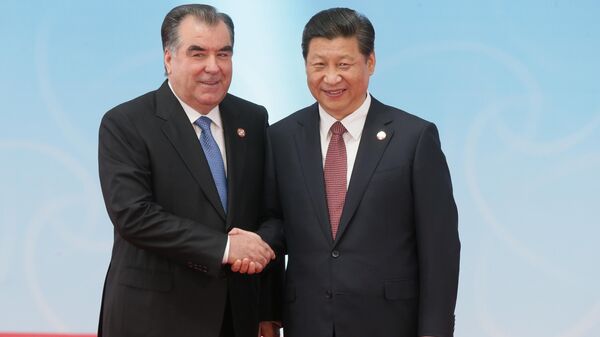 Президент Таджикистана Эмомали Рахмон и председатель КНР Си Цзиньпин - Sputnik Таджикистан