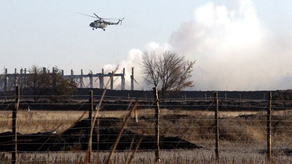 Украинский вертолет над Сватовым - Sputnik Таджикистан