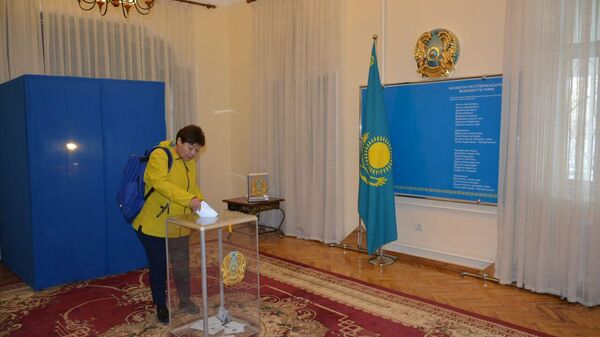 Выборы в Парламент Казахстана в Душанбе - Sputnik Тоҷикистон