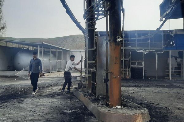 В Джаббар-Расуловском районе сгорела новая АЗС - Sputnik Таджикистан