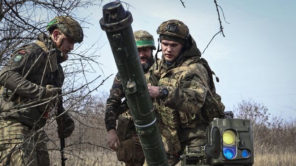 Украинские военнослужащие в районе Бахмута - Sputnik Тоҷикистон