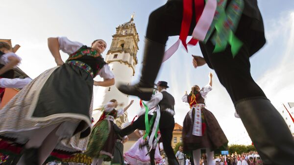 Танцоры на Международном фольклорном фестивале в Германии - Sputnik Таджикистан