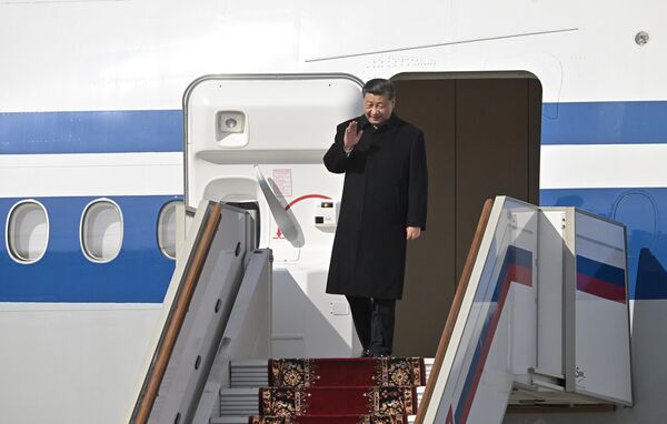 Си Цзиньпин прибыл в Россию по приглашению президента РФ Владимира Путина. - Sputnik Таджикистан