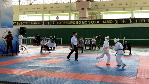  В Душанбе состоялся чемпионат Центральной Азии по киокушинкай-карате среди молодежи - Sputnik Таджикистан
