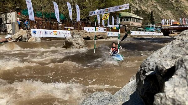 Бурное течение и спортивный азарт: как прошел главный этап Tajikistan Slalom Open - Sputnik Таджикистан
