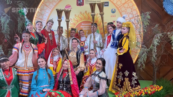 В Москве прошел грандиозный концерт, посвященный Наврузу - видео - Sputnik Таджикистан