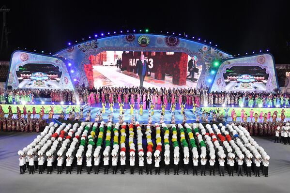 На концерте выступило более 19 тыс. артистов. - Sputnik Таджикистан