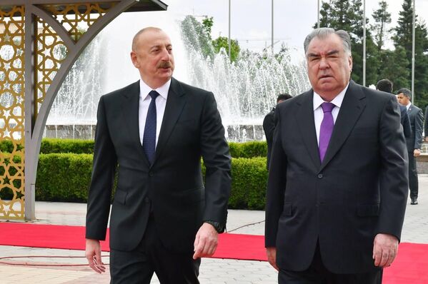 Президенты республик возле Дворца Наций. - Sputnik Таджикистан