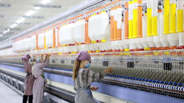 Районная прядильная фабрика Мастчинского района в Таджикистане - Sputnik Таджикистан
