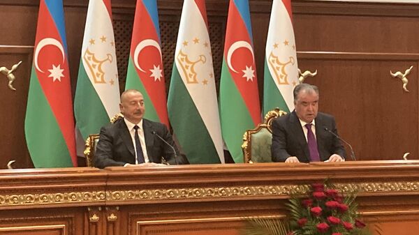 Президент Азербайджанской Республики Ильхам Алиев и Президент Таджикистана Эмомали Рахмон - Sputnik Тоҷикистон