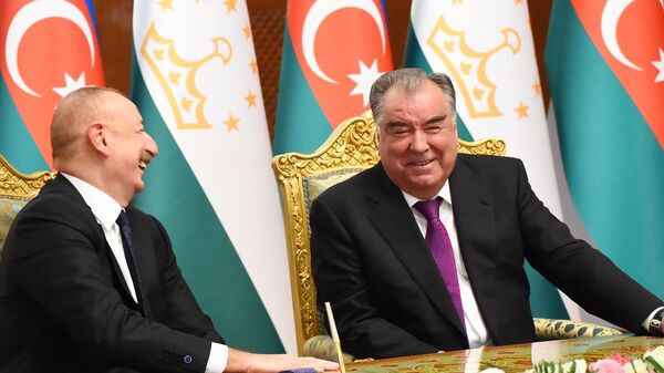 Президент Азербайджанской Республики Ильхам Алиев и Президент Республики Таджикистан Эмомали Рахмон - Sputnik Тоҷикистон