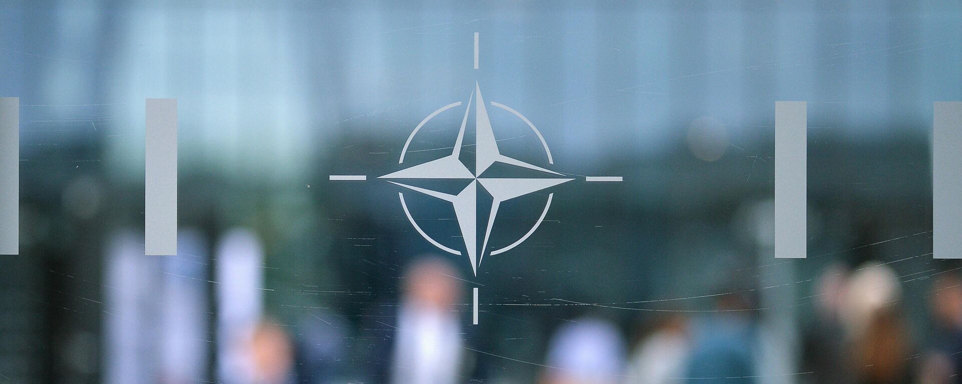 Эмблема Организации Североатлантического договора (НАТО) в Брюсселе.   - Sputnik Тоҷикистон, 1920, 13.06.2023