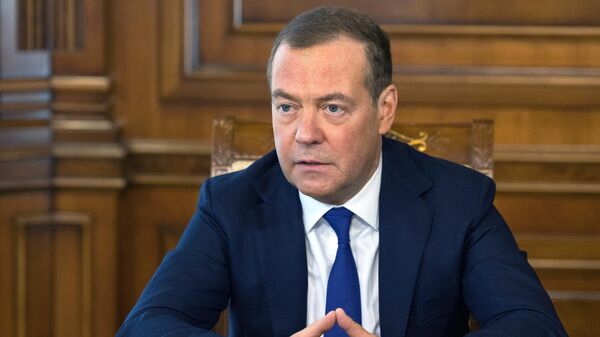 Заместитель председателя Совбеза РФ Д. Медведев дал интервью российским СМИ - Sputnik Таджикистан