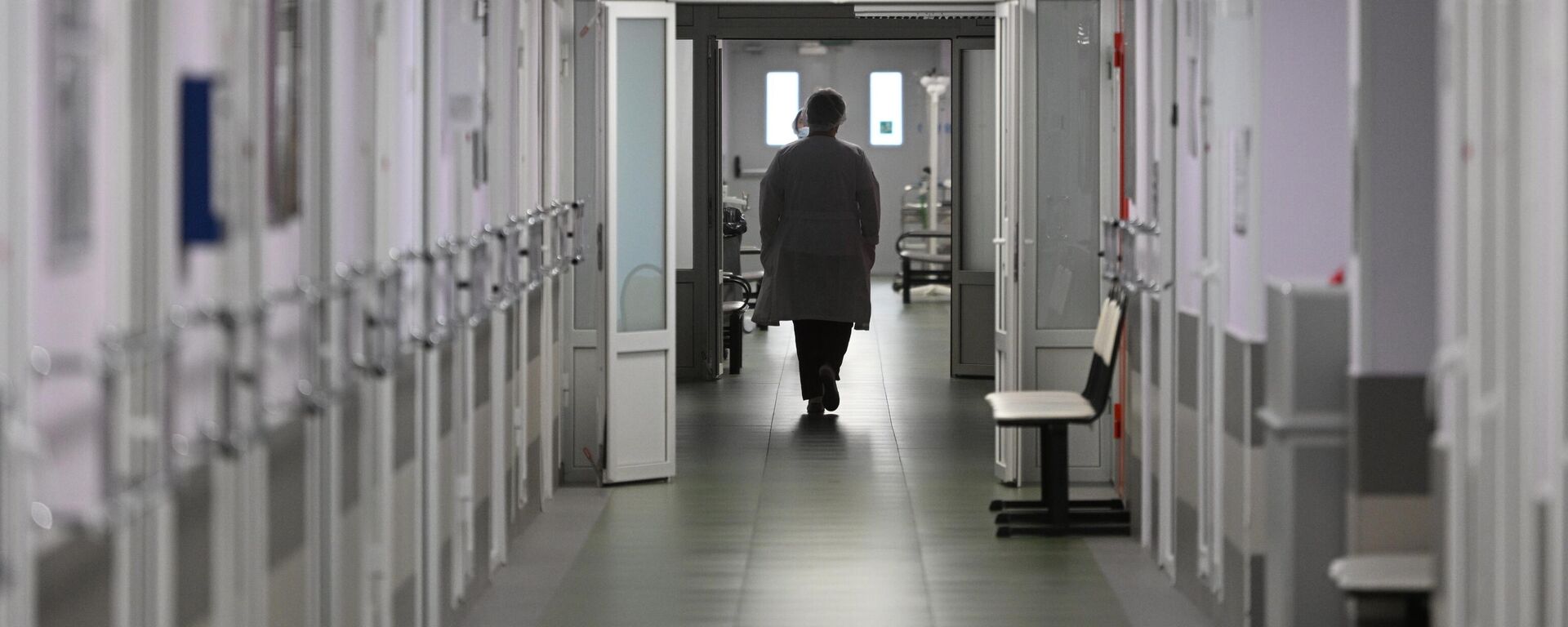 Медицинские работники в городской клинической больнице - Sputnik Тоҷикистон, 1920, 02.12.2025