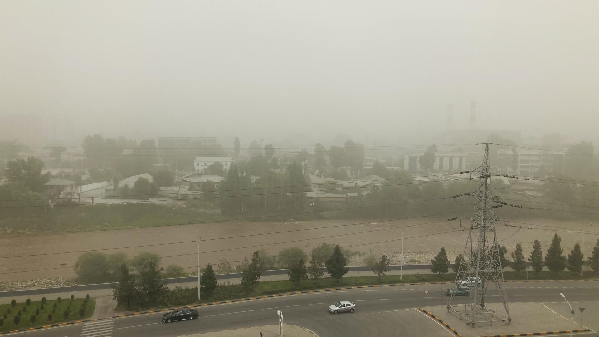 Душанбе накрыла пыльная буря - Sputnik Таджикистан, 1920, 15.04.2023