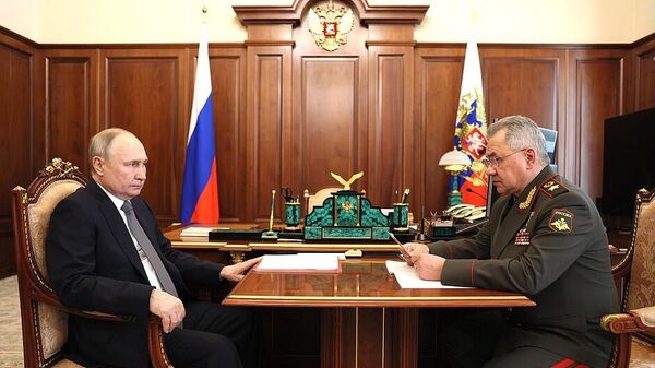 Путин обсудил с Шойгу приоритеты применения Вооруженных сил ― видео - Sputnik Таджикистан
