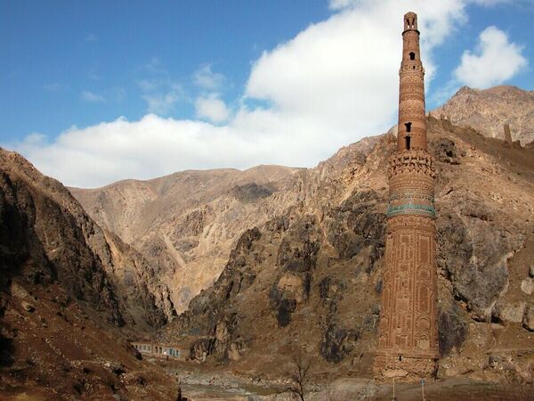 65-метровый минарет Джема - изящное парящее сооружение, построенное в XII веке, на северо-западе Афганистана. - Sputnik Таджикистан