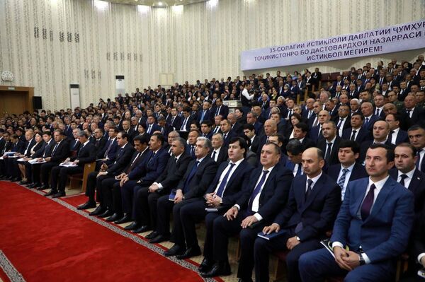 В рамках заседания были озвучены статистические данные в сфере промышленности за первый квартал 2023 года. - Sputnik Таджикистан