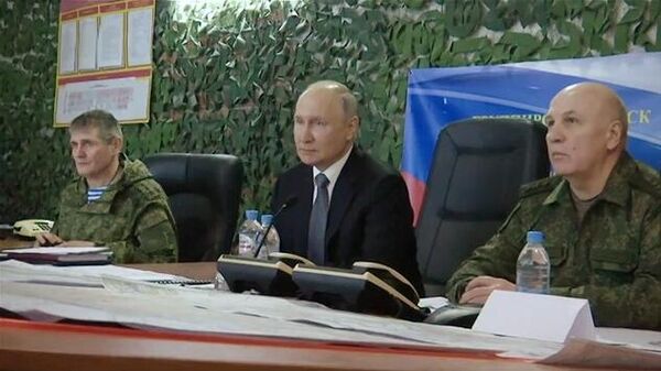 Президент РФ В. Путин посетил штабы группировок Днепр и Восток в зоне СВО - Sputnik Таджикистан