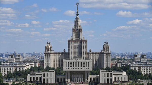 Здание Московского государственного университета - Sputnik Таджикистан