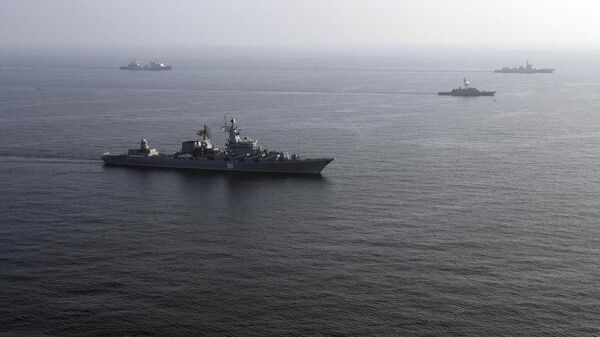 Военно-морские учение России, Китая и Ирана в Индийском океане - Sputnik Таджикистан