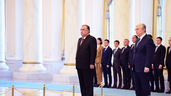 Президент Таджикистана Эмомали Рахмон и глава Казахстана Касым-Жомарт Токаев  - Sputnik Таджикистан