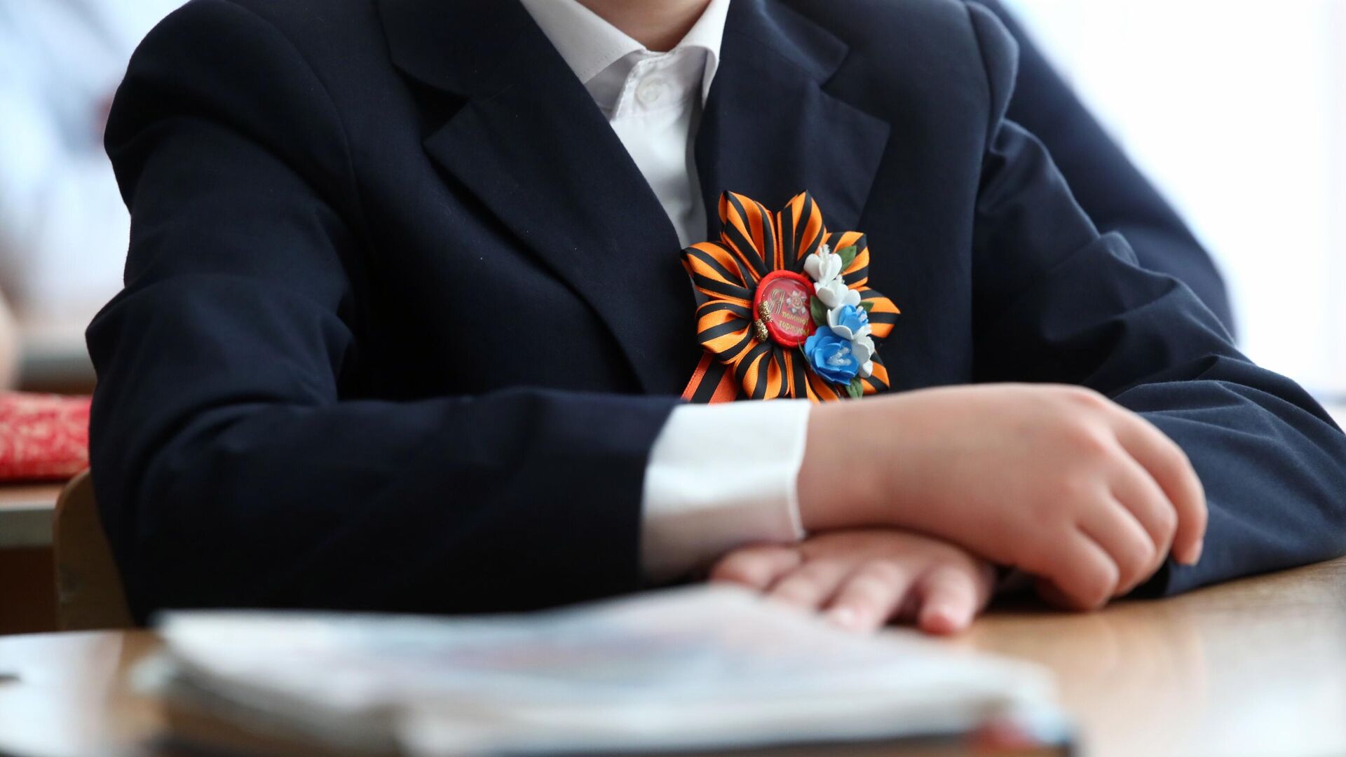 Акция Бессмертный полк в школах России - Sputnik Таджикистан, 1920, 24.04.2026