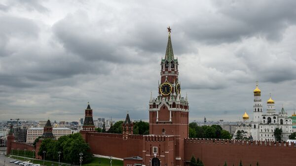 Вид на Спасскую башню в Москве - Sputnik Таджикистан