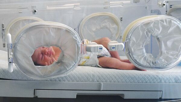 Новорожденный в детском отделении больницы  - Sputnik Таджикистан