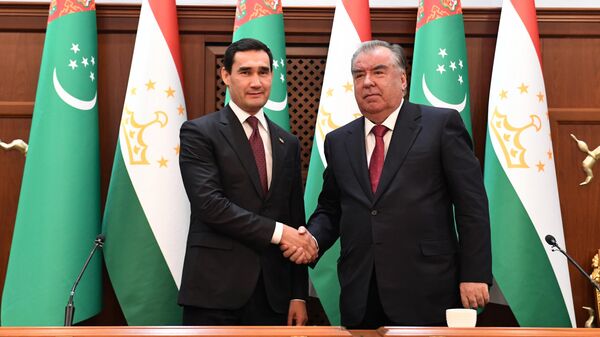 Президент Таджикистана Эмомали Рахмон и президент Туркменистана Сердар Бердымухамедов - Sputnik Тоҷикистон