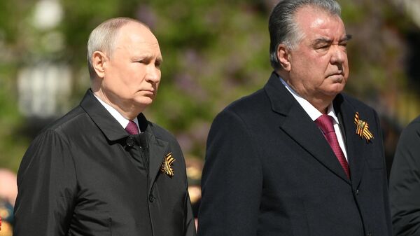 Президент РФ В. Путин и Эмомали Рахмон - Sputnik Таджикистан