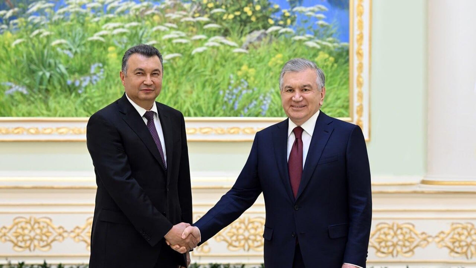 Президент Узбекистана Шавкат Мирзиёев и премьер-министр Таджикистан Кохир Расулзода - Sputnik Таджикистан, 1920, 12.05.2023