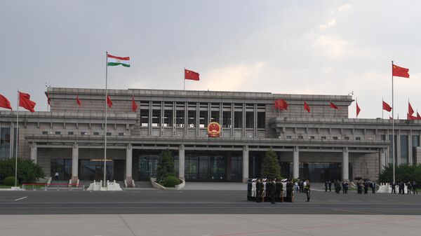 Флаг Таджикистана в Китае - Sputnik Таджикистан