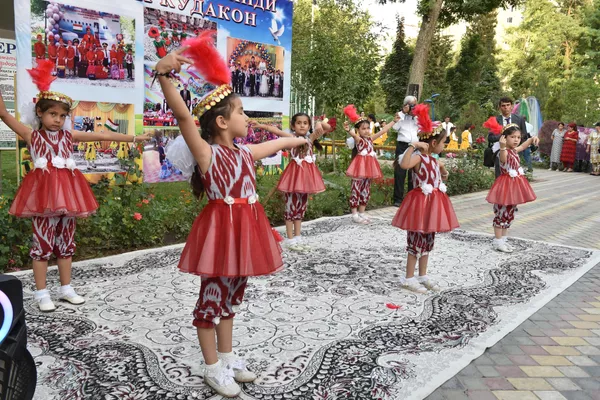 Праздничный концерт Дети - наш мир! в Душанбе