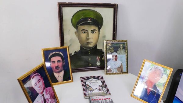 Церемония чествования Героя Советского Союза Исмаила Хамзаалиева в Худжанде - Sputnik Таджикистан