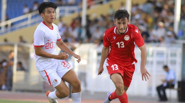 Олимпийская сборная Таджикистана по футболу провела матч с командой Гонконга - Sputnik Таджикистан